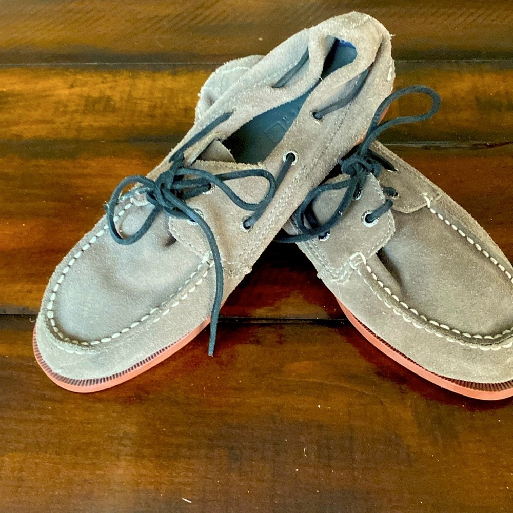 Boys Gently worn Sperry boys 5.5